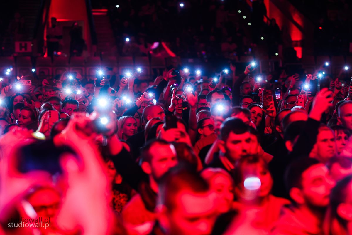 Publiczność z telefonami